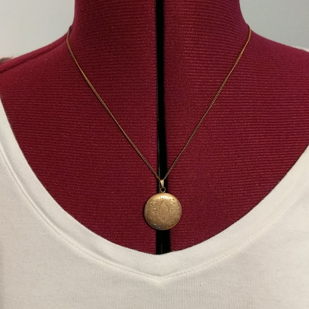1/20 12k Gold Filled Locket Necklace Vintage Pics